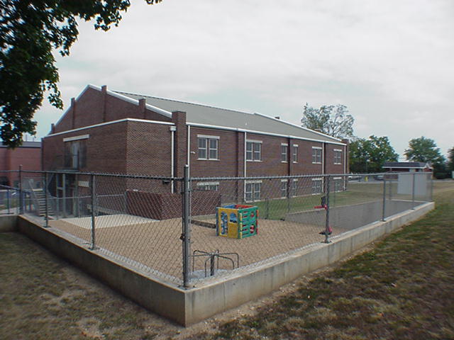 First_UMC_WestPlains17_08192000.jpg (53040 bytes)